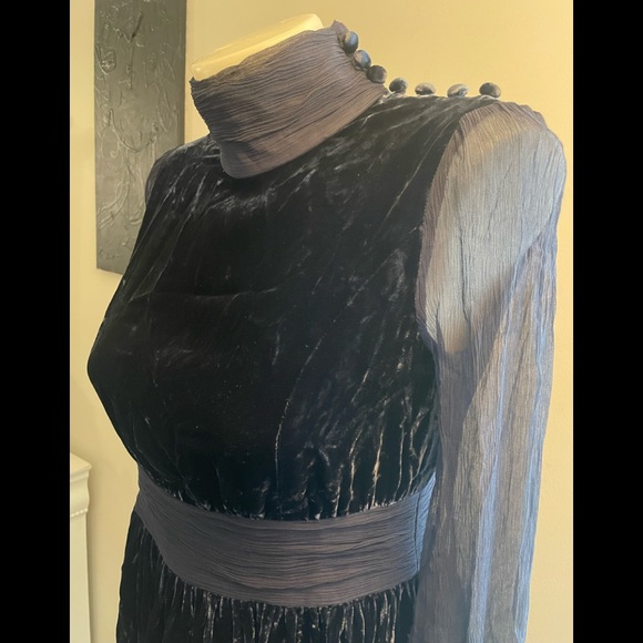 CIRCLE Navy Blue Velvet A-Line Dress - Picture 2 of 16